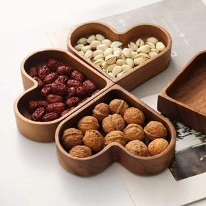 Bandeja de Servir de Madera en Forma de Corazón, Plato Multiusos para Aperitivos y Frutos Secos - Product Image 5