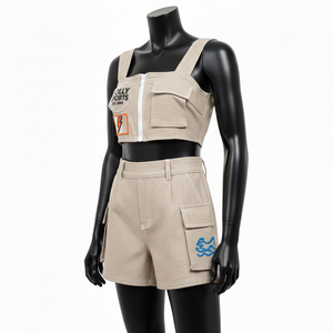 Traje de baño de mujer de alta calidad en poliéster y spandex color arena con paneles cargo, cremallera frontal y logo tejido. - Product Image 4