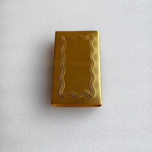 Boîte d'allumettes classique en aluminium avec logo en relief, allumettes de sécurité pour usage avec des bougies - Product Image 2