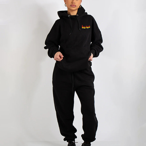 Ensemble survêtement molletonné deux pièces personnalisé avec logo pour femme : sweat à capuche oversize et pantalon de jogging – Tenue décontractée et sportswear – Vente en gros - Product Image 1