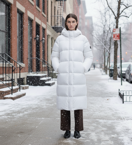 Manteau matelassé élégant pour femme, style urbain, veste courte matelassée minimaliste à col montant, streetwear d'hiver, doudoune - Product Image 3