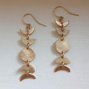 Joyas de Moda de Latón y Cobre Elegantes, Modelo 15, Diseño de Tendencia, Hechas a Mano, Duraderas, con Cristales - Product Image 1