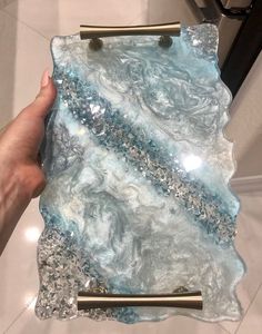 Plateau de service de cuisine en résine fait main avec un élégant motif marbré pour un usage quotidien à la maison et en restaurant - Product Image 6