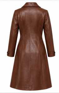 Gabardina Larga de Cuero Marrón para Mujer con Cierre de Botones - Product Image 6