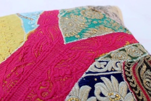 Boho Throw Pillow Kutch Patchwork Funda de cojín | Hecho de textiles indios vintage del desierto - Product Image 6