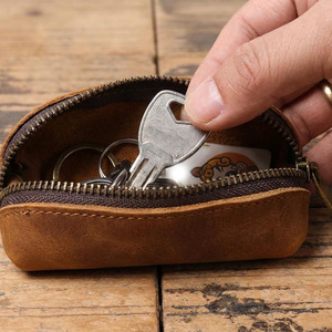 Portefeuille porte-clés RFID en cuir de luxe de haute qualité, conçu pour des voyages sécurisés et une commodité quotidienne, en vente. - Product Image 3