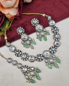 <b>Delicate</b> Hexagon Cut Kundan Stone <b>Necklace</b> Set With Earrings And Mangtika Designer Gold Plated Festive Party Wear Jewellery Sets - Product Image 4