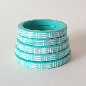 Bracelet en résine de style nouveau, différentes couleurs mélangées et bracelet en résine pour femmes, design personnalisé et bracelet en résine - Product Image 5