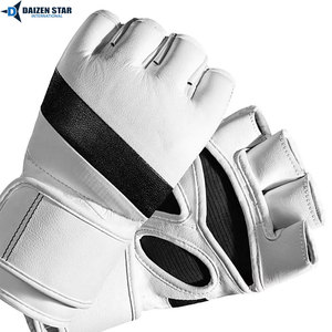 Gants de combat et de sparring MMA IronFist Pro en cuir à paume ouverte avec fermeture auto-agrippante personnalisables pour adultes - Product Image 2