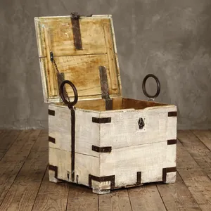 Vintage Heritage Reclaimed Wood Storage Trunk <b>Chest</b> Box <b>Coffee</b> <b>Table</b> with Metal Fittings for Bedroom Living Dining Farmhouse - Product Image 4