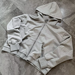 Sweat-shirt streetwear en coton délavé à l'acide, en molleton bouclette noir, imprimé intégral, à fermeture éclair, avec strass, personnalisé - Product Image 6