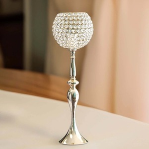 Support de bougie décoratif de table en perles de cristal modernes, durable, fait main, personnalisable, centre de table de luxe pour mariage - Product Image 3