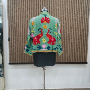 Chaqueta Corta de Mujer Hastkala, Bordada a Mano con Diseño Floral, 100% Algodón Tejido, Cuello Mandarín, Manga Larga, Estilo Boho, Otoño - Product Image 4