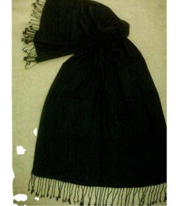 Traditional Winter Square <b>Pashmina</b> <b>Shawl</b> Plain <b>Black</b> Viscose for Muslims Stylish Cold Weather Accessory - Product Image 2