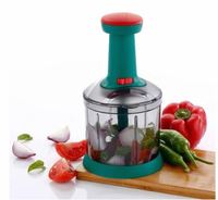 Premium 1000ml Handmatige Push Chopper van Plastic voor Groenten & Fruit, met Roestvrijstalen Messen en Kloofunctie, Gemakkelijk te Reinigen