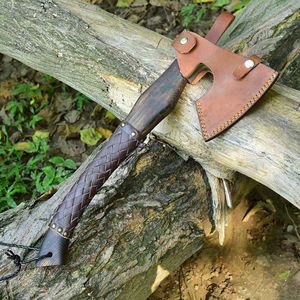 Hache Viking artisanale personnalisée avec lame gravée, qualité industrielle, hache de chasse, manche en bois, fourreau en cuir SHORT SIGN INDUSTRY 3-Year - Product Image 4
