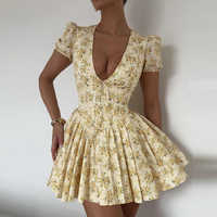 Robe Courte d'Été Florale 2026 pour Femme, Décontractée, Col en V, Taille Haute, Coupe Évasée, Lavable, en Polyester, Idéale pour les Sorties et les Fêtes