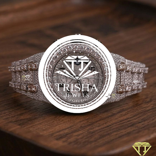 Custom Round Face Moissanite Diamond Watch Brilliant VVS Clarity Stones Fully Iced Out Luxury Design for Men and Women