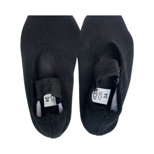 Chaussures antidérapantes à semelles souples en cuir pour bébés, pantoufles en coton pour filles, idéales pour la gymnastique, à prix abordables – Nouveauté très demandée - Product Image 1
