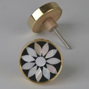 Boutons de tiroir et de meuble en nacre et résine, design premium, prix de gros direct usine - Product Image 1