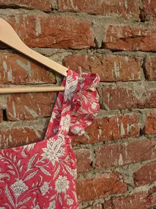 Vestido Largo Indio 100% Algodón Estampado a Mano con Cuello Cuadrado y Bordado Floral, Estilo Casual, Hecho a Mano, Producto al por Mayor - Product Image 5