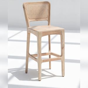 Taburete de Bar de Madera Vandana Falcon Lunaris con Asiento Cómodo para Cocinas y Bares Modernos - Product Image 1