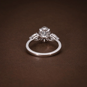 Bague de fiançailles ovale en diamant de laboratoire, diamants latéraux en forme de poire, pierre centrale certifiée IGI, or massif 14K 18K pour femme - Product Image 5