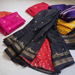 Sari de fête moderne en viscose pure et douce, crêpe de soie Dola, avec pallu en chiffon, motif de bordure Zari animalier, séchage rapide, toutes saisons, et chemisier assorti - Product Image 4