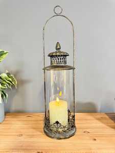 Farol de vela estilo moderno, alto, ornamental, de hierro y vidrio, hecho a mano, con acabado negro antiguo, decorativo para colgar o de sobremesa. - Product Image 2