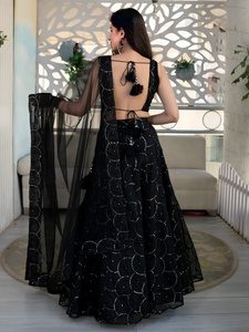 Conjunto de Lehenga Choli de Diseñador con Lentejuelas Negras para Boda, Elegante, para Ocasiones Especiales - Product Image 4