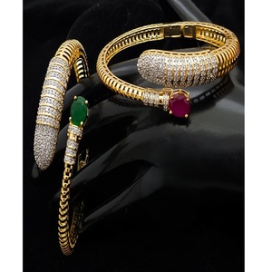 Adorables Brazaletes de Moda de Diseño en Latón Dorado con Moissanita de Primera Calidad, Abribles, para Bodas, Compromisos y Fiestas, para Mujer - Product Image 2