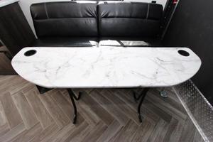 Autocaravana Clase C de 28 pies, 4x4, con Cocina, Baño y Espacio para Dormir, para 4 Personas, Unidad para Viajes - Product Image 5