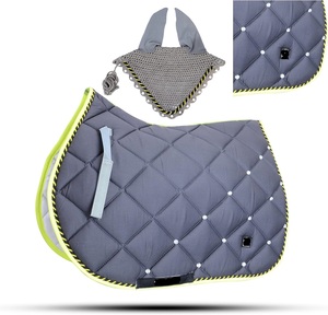 แผ่นรองอานม้าแบบกำหนดเอง Nyeregbetet พร้อมที่คลุมหูม้าเข้าชุด ทนทาน คุณภาพสูง เย็บมือ บุด้วยผ้าฝ้ายโพลีเอสเตอร์ - Product Image 3