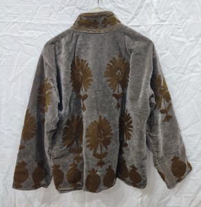 Blazer de terciopelo para mujer con cuello chal bordado, manga larga, diseño floral de otoño, abrigo con bordado a mano - Product Image 3