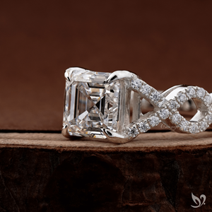 แหวนเพชรทรง Asscher 3 กะรัต รับรองโดย IGI ดีไซน์วงแหวนแบบเกลียวประดับเพชรแบบ Pave ตัวเรือนทองคำขาว 10K - Product Image 3