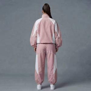 Ensemble deux pièces coupe-vent respirant pour femmes, survêtements coupe-vent pour femmes en gros avec couleurs, tailles et logo personnalisables - Product Image 2