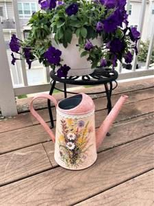 Atractiva jarra de agua rosa para decoración de jardín, plantas de balcón y regalo para amantes del jardín y entusiastas de las plantas de la India. - Product Image 5