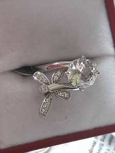 Anillo de Plata de Ley con Cuarzo Óptico, Joyería Artesanal con Piedras Preciosas, Diseño Elegante para Mujer, Venta al Por Mayor para Exportación - Product Image 4