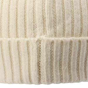 Gorro de punto clásico, tela suave y cálida, diseñado para uso diario, actividades al aire libre, viajes y comodidad en climas fríos. - Product Image 5