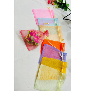 Ensemble cadeau traditionnel indien en forme de lotus avec des pochettes en organza colorées pour les mariages et les cadeaux de retour de festival - Product Image 4