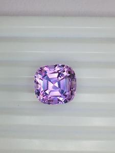 Piedra preciosa de kunzita natural con corte cojín de 11.66 ct, calidad AAA, brillo AAA, color agradable, perfecta para pulir, disponible a precio económico. - Product Image 2