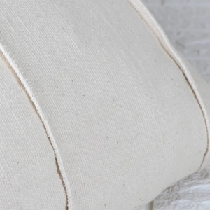 Funda de Cojín Moderna con Textura Bordada a Mano, Color Blanco Amarillento, con Flecos y Cierre de Cremallera, 100% Algodón, Personalizable, Suave para el Hogar - Product Image 3