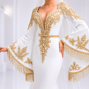 Vestido de Novia de Lujo en Color Blanco Dorado con Bordado de Sirena, Mangas Campana y Velo Desmontable, Elegante Vestido de Novia de Alta Costura para Mujer - Product Image 4