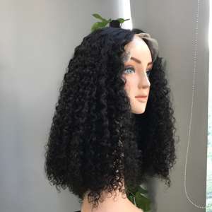 Vente en gros Perruque frontale en dentelle bouclée birmane naturelle sans colle Perruque de cheveux humains bruts vietnamiens pour femmes noires - Product Image 1