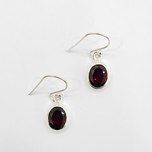 Pendientes Colgantes de Granate Natural en Plata de Ley 925, Hechos a Mano, Estilo Elegante, Antideslustre, Colección al por Mayor JAIPUR SILVER - Product Image 1
