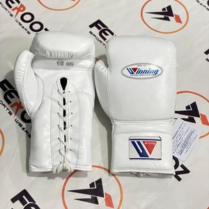 Gants de boxe de compétition professionnels de qualité supérieure, équipement d'entraînement de Muay Thai et de kickboxing, gants à lacets avec logo personnalisé - Product Image 2