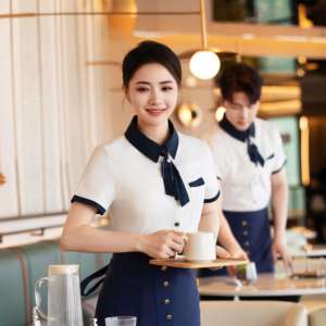 Polo unisexe de café en gros, personnalisable avec logo brodé, uniforme de serveur/serveuse pour restaurant - Product Image 5