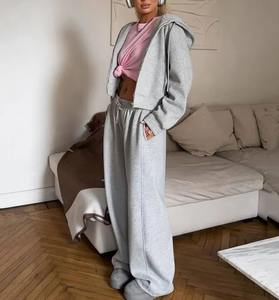 Conjunto Deportivo de Alta Calidad 100% Algodón para Mujer, Estilo Oversize, Personalizable con Logotipo, Ropa Deportiva Urbana - Product Image 1