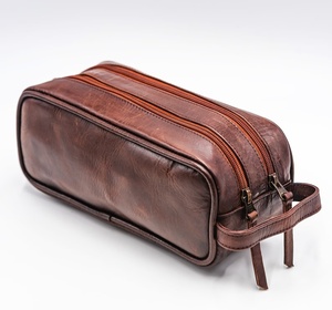 กระเป๋าใส่เครื่องสำอางหนังแท้แบบมีช่องคู่ ปักอักษรย่อ สำหรับผู้ชาย ของขวัญสำหรับเพื่อนเจ้าบ่าว ปิดด้วยซิป - Product Image 2