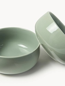 Bol en céramique doux couleur menthe, forme incurvée lisse, finition brillante, qualité alimentaire, construction durable, idéal pour les petits-déjeuners, les soupes et les salades - Product Image 4